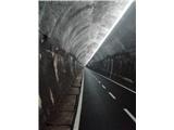 Krožna pot Trbiž - Na Žlebeh (Sella Nevea) - Trbiž fasciniral me je lepo osvetljen tunel