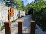 Brestovec in Debela griža (Monte San Michele) vhod italijanskega vojaka z napisom Mir