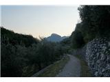 Sentiero Scaloni, Sentiero dell Anglone Do izhodišča sva imela še nekaj kilometrov take poti