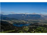 Julijske Alpe kot jih vidijo ptice. Bled in Karavanke z Vajnežem, Stolom in Vrtačo.