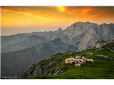Slovenske gore ob sončnih vzhodih in zahodih Šplevta