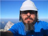 ... ampak le kratek čas. Selfie na Planjavi (v tem času najvišji osvojen vrh) , v ozadju Ojstrica