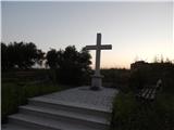 Križ ob glavni cesti Izola - Potorož