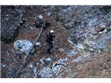 Monte Bruca - 1584 m Potka postane kozja stezica, kjej je potrebno paziti na vsak korak