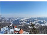 Sveti Urban-597m nad Mariborom razgled na Pesniško dolino-v čistem ozračju razgled vse do Prekmurja