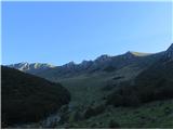 prvi jutranji žarki so oplazili vrhove nad planinama Zapleč in Zaprikraj 