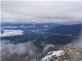Serles (2717 m; 7SS) in Lämpermahdspitze (2595 m) V jasnem vremenu je razgled izreden. Pogled na Innsbruck in Nordkette nad njim