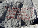 zanimiv napis na skali
