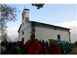 Po Vrtovčevih poteh Cerkev Sv. Marjete v vasi Dolenje.