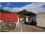 Camino Lebaniego – z morskih obal v objem gora Pokrajina je lepa, vasice tudi