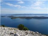 Dugi otok - Orljak 301 m pogled preko Rave in Iža do Ugljana