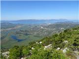 Babina gomila 735 m pogled na Neretvo in Ploče ter v ozadju Pelješac
