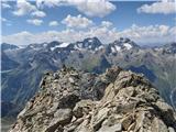Hohe Geige (3394 m) - prvak severnega dela gorstva Prehod do zavarovanega dela poti IV.: pogled nazaj z izpostavljenega dela grebena