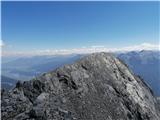 Solsteina (2637 m, 2541 m) in Hohe Munde (2662 m, 2592 m) Hohe Munde klettersteig X.: pogled proti vrhu nad izstopom