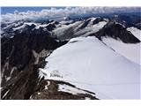 Vzpon po gruščnatem zaključnem grebenu južnega vrha Wildspitze II.: pogled nazaj