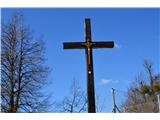 Križ v bližini Planinskega doma na Gori.