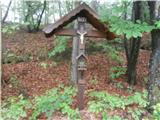 ...Vučajnkov križ, obnovljen leta 2012...