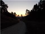 Camino Frances Velikokrat se pot začne še v temi. Tokrat odhod iz kraja Najera.