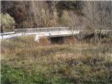 Jasovnik 764 m.n.v. ...še pogled nazaj na most preko Motniščice...